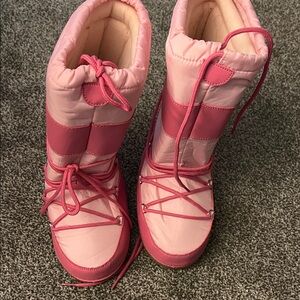 Fashion Nova Two-Tone Pink Women's Winter Lace-Up Boots
